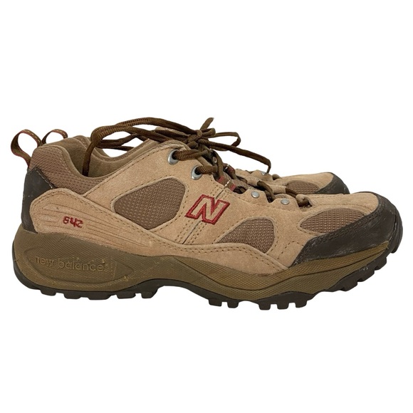 New Balance Other - New Balance 642 Country Trail Walkers Shoes Men Size 8 Suede Reflective Sneakers